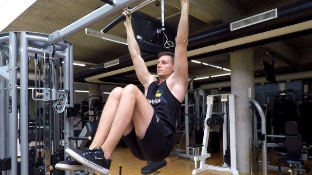 Relevé de genoux suspendu