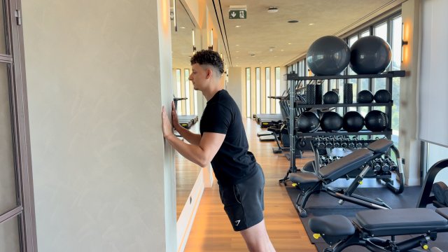 Pompes contre un mur