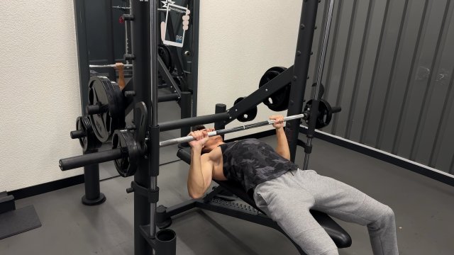 Développé couché à la Smith machine