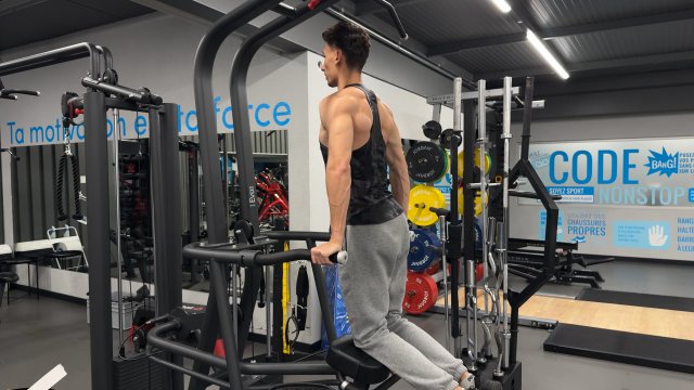 Dips assistés à la machine