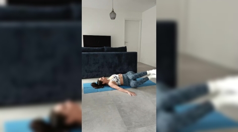 Image Tergicristalli a ginocchia piegate