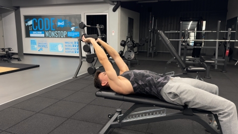 Image Pull-over aux haltères