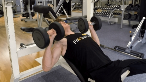 Image Développé incliné avec haltères